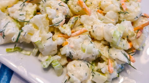 Plate with cauliflower "potato" sala